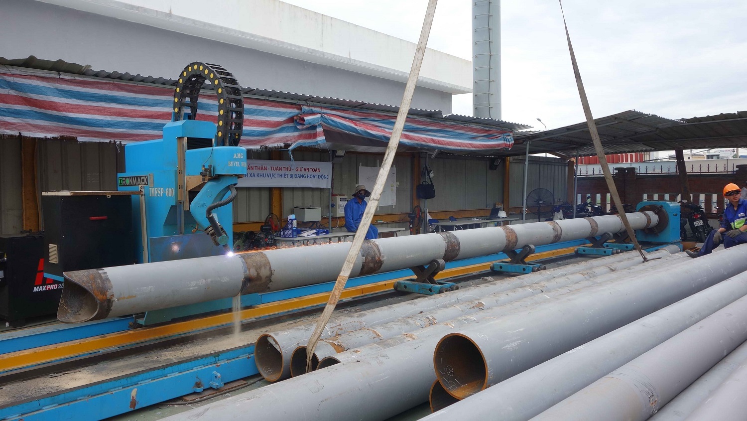 Gantry Type Fiber Laser Cutting CNC Machine